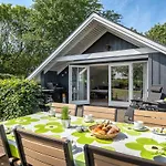 Herbert - 1km From The Sea By Interhome Nyaraló *